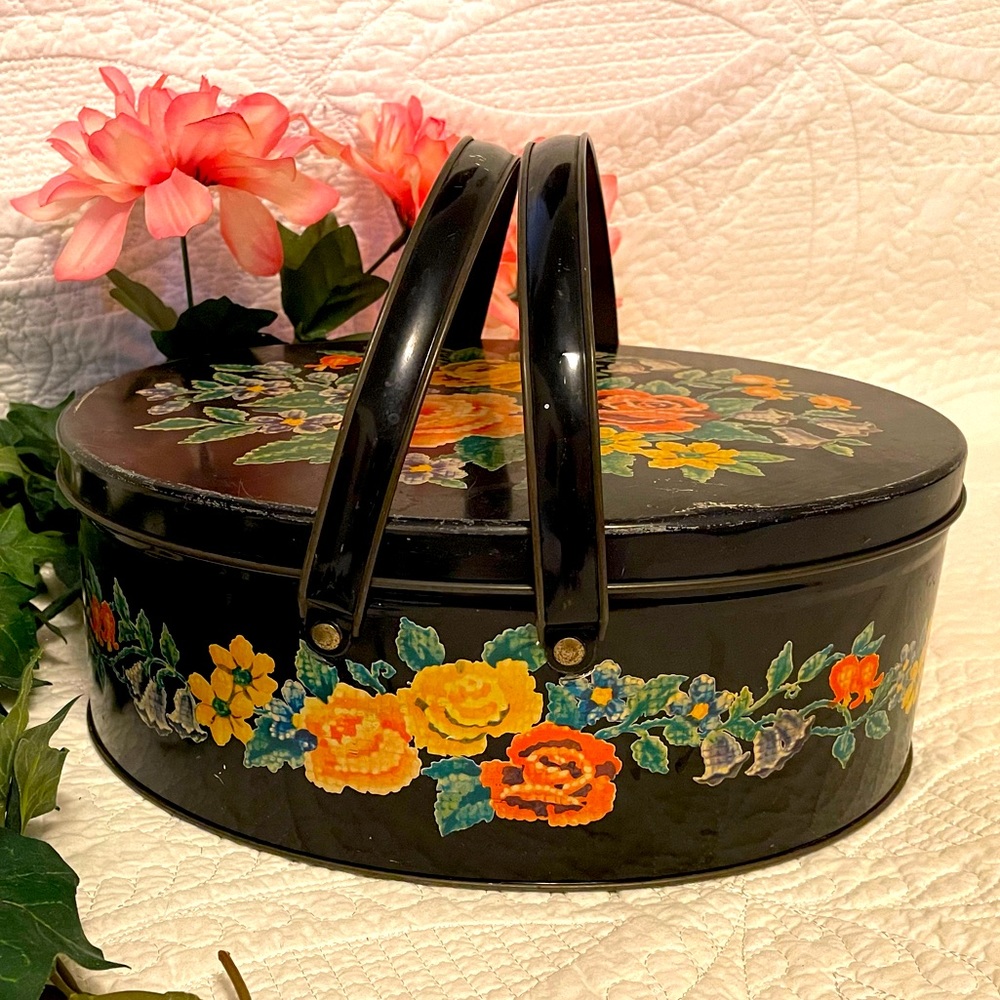 1940s Vintage Seeing/Lunch Tin